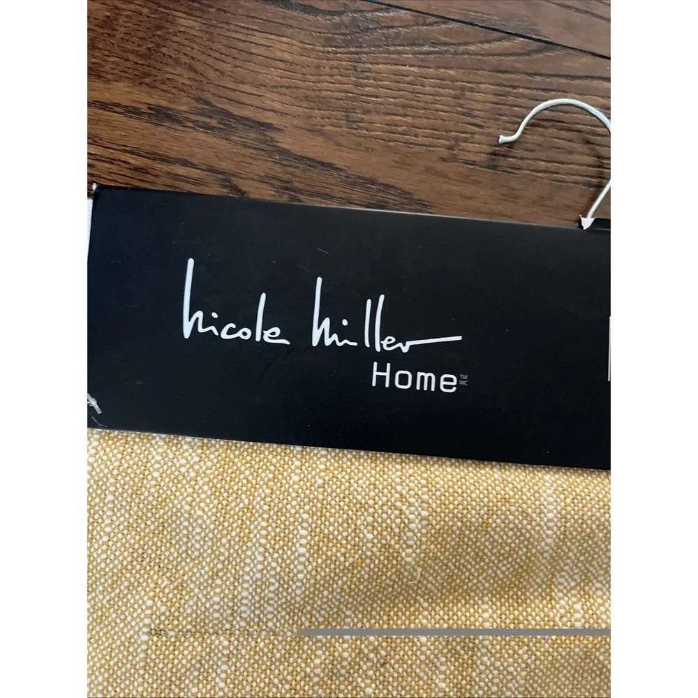 Nicole Miller Striped Woven Cotton Table Runner 16
